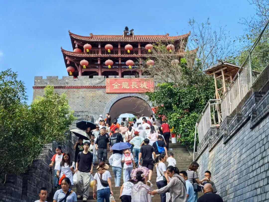 省尊龙凯时人生就是搏集团向导带队开展国庆、中秋“双节”清静检查并探望慰问一线干部职工